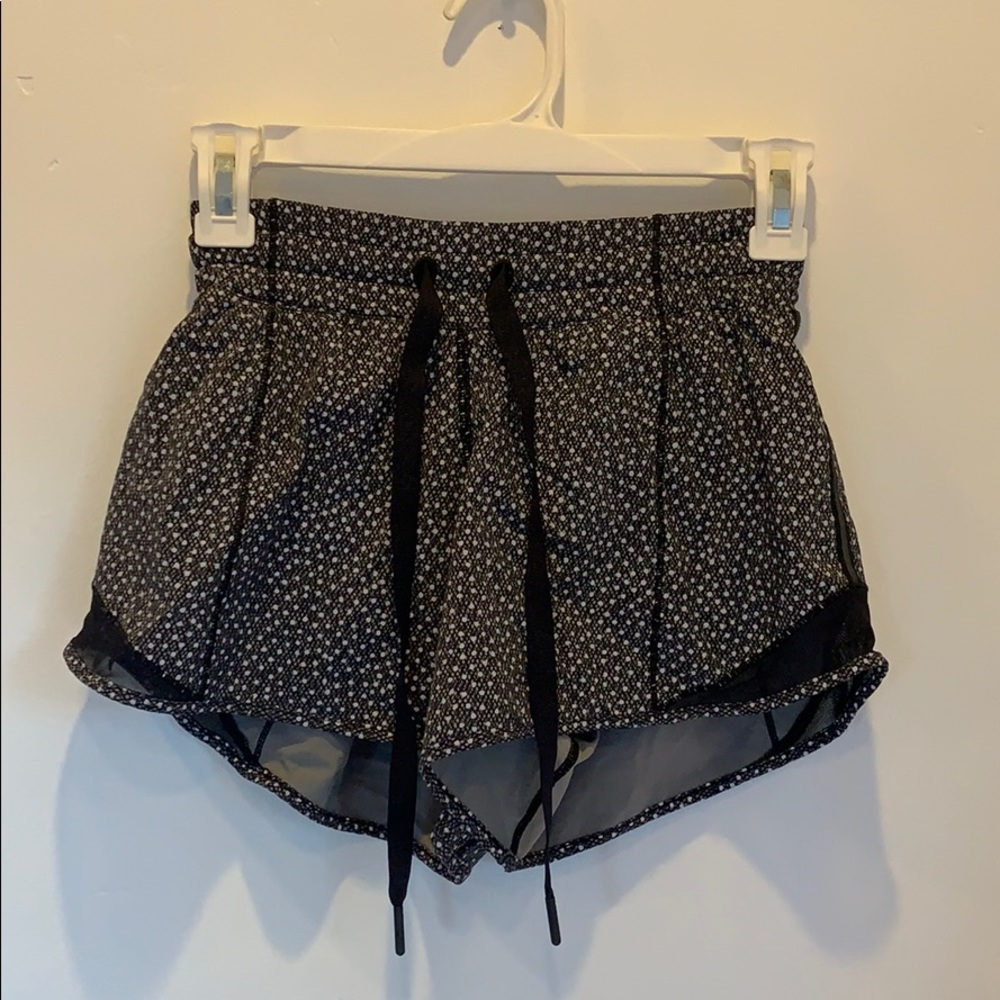 Lululemon Hotty Hot Short (shine bright)